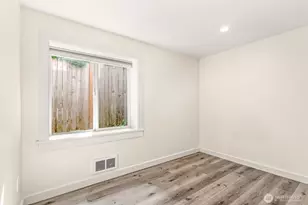 9251 Ashworth Ave N, Seattle, WA 98103 - Photo 3