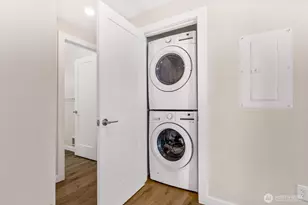 9251 Ashworth Ave N, Seattle, WA 98103 - Photo 33