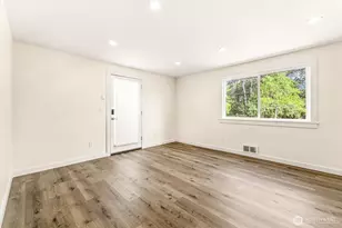 9251 Ashworth Ave N, Seattle, WA 98103 - Photo 25