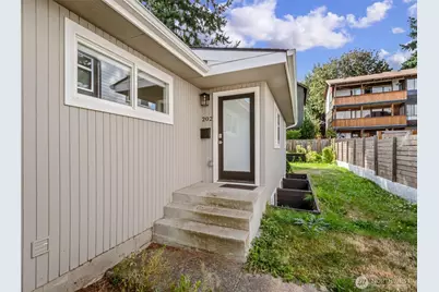 9251 Ashworth Avenue N, Seattle, WA 98103 - Photo 15