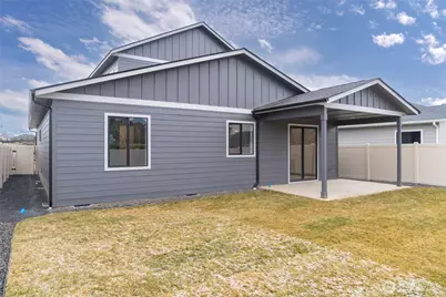 585 S Perry Avenue, East Wenatchee, WA 98802 - Photo 9