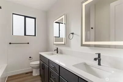 585 S Perry Avenue, East Wenatchee, WA 98802 - Photo 17