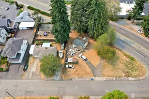1409 Monroe Ave NE, Renton, WA 98056 - Photo 1