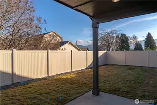 573 S Perry Ave, East Wenatchee, WA 98802 - Photo 9