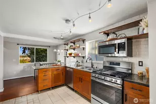 4446 39th Ave SW, Seattle, WA 98116 - Photo 9