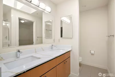 3919 Latona Avenue NE #402, Seattle, WA 98105 - Photo 9