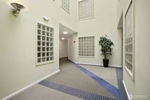 3919 Latona Ave NE, Seattle, WA 98105 - Photo 17