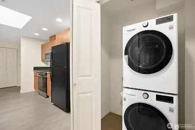 3919 Latona Avenue NE #402, Seattle, WA 98105 - Photo 15