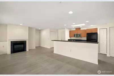 3919 Latona Avenue NE #402, Seattle, WA 98105 - Photo 3