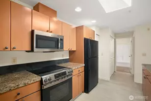 3919 Latona Ave NE, Seattle, WA 98105 - Photo 5