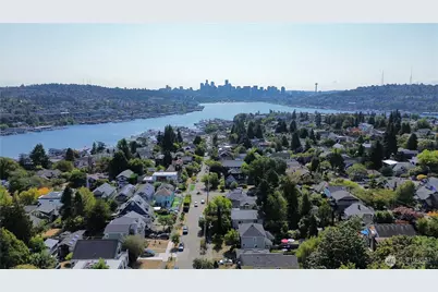 4011 Corliss Avenue N #3, Seattle, WA 98103 - Photo 3