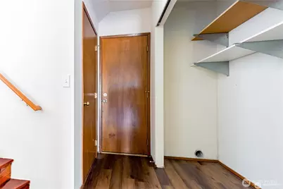 512 N 104th Street, Seattle, WA 98133 - Photo 9