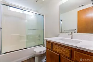 512 N 104th St, Seattle, WA 98133 - Photo 15