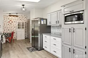 6630 NE Aquarius Ln, Bremerton, WA 98311 - Photo 9