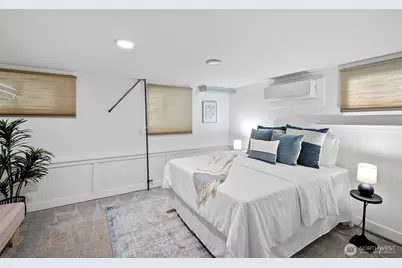 10728 Stone Avenue N, Seattle, WA 98133 - Photo 21