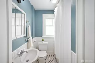 10728 Stone Ave N, Seattle, WA 98133 - Photo 11