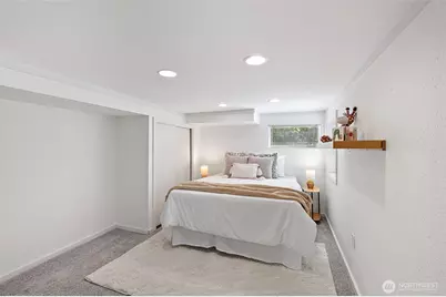 10728 Stone Avenue N, Seattle, WA 98133 - Photo 19