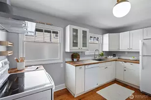 10728 Stone Ave N, Seattle, WA 98133 - Photo 15