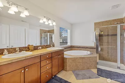 11415 129th Street E, Puyallup, WA 98374 - Photo 15