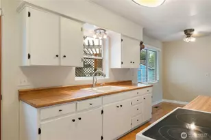 1123 Forest Glen Rd, Oak Harbor, WA 98277 - Photo 13