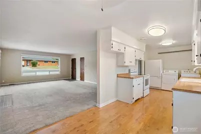 1123 Forest Glen Road, Oak Harbor, WA 98277 - Photo 15