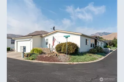 1625 Pleasant Avenue, Wenatchee, WA 98801 - Photo 3