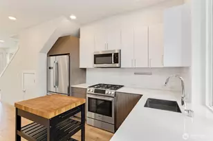 2444 NW 64th St, Seattle, WA 98107 - Photo 13