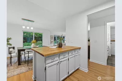 8937 Ravenna Avenue NE, Seattle, WA 98115 - Photo 15