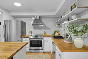 8937 Ravenna Ave NE, Seattle, WA 98115 - Photo 13