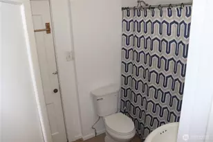 1010 S 39th, Tacoma, WA 98418 - Photo 9