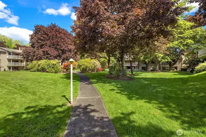 6333 Sand Point Way NE, Seattle, WA 98115 - Photo 17