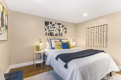 8254 Bagley Avenue N, Seattle, WA 98103 - Photo 17