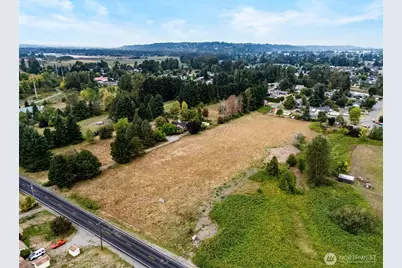 14721 Pioneer Way E, Puyallup, WA 98372 - Photo 1