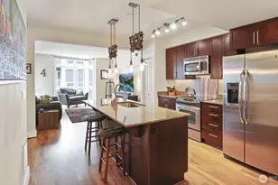 699 John St, Seattle, WA 98109 - Photo 3