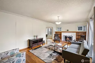 5020 7th Ave NE, Seattle, WA 98105 - Photo 3