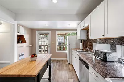 5020 7th Avenue NE, Seattle, WA 98105 - Photo 11