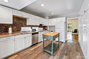 5020 7th Ave NE, Seattle, WA 98105 - Photo 9