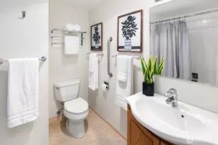 2100 3rd Ave, Seattle, WA 98121 - Photo 23