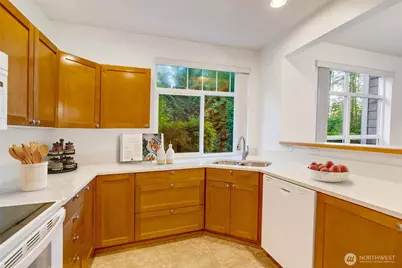 12712 Admiralty Way #B-101, Everett, WA 98204 - Photo 3