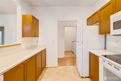 12712 Admiralty Way #B-101, Everett, WA 98204 - Photo 5