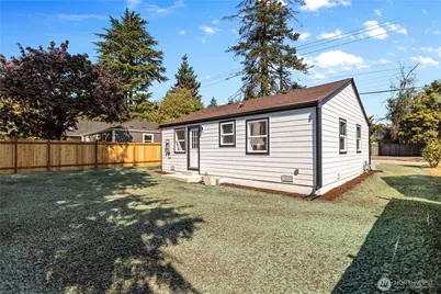 9733 Evanston Avenue N, Seattle, WA 98103 - Photo 15