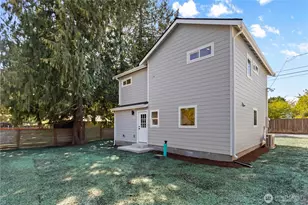 9735 Evanston Ave N, Seattle, WA 98103 - Photo 19