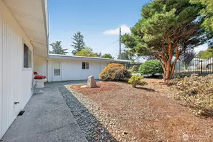 12828 78th Ave S, Seattle, WA 98178 - Photo 3