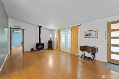 159 E Crescent Harbor Road, Oak Harbor, WA 98277 - Photo 7