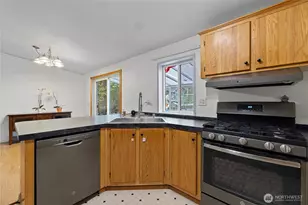 159 E Crescent Harbor Rd, Oak Harbor, WA 98277 - Photo 11