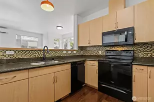 535 241st Ln SE, Sammamish, WA 98074 - Photo 13