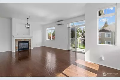 535 241st Lane SE, Sammamish, WA 98074 - Photo 11