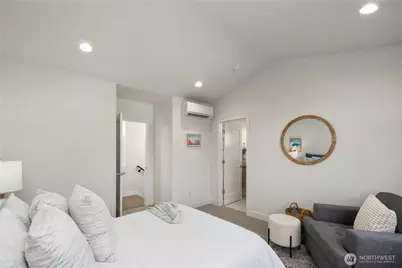 2667 51st Avenue SW, Seattle, WA 98116 - Photo 5