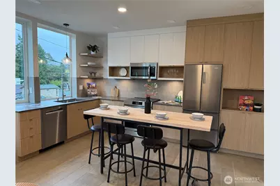 2667 51st Avenue SW, Seattle, WA 98116 - Photo 3