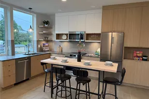 2667 51st Ave SW, Seattle, WA 98116 - Photo 3